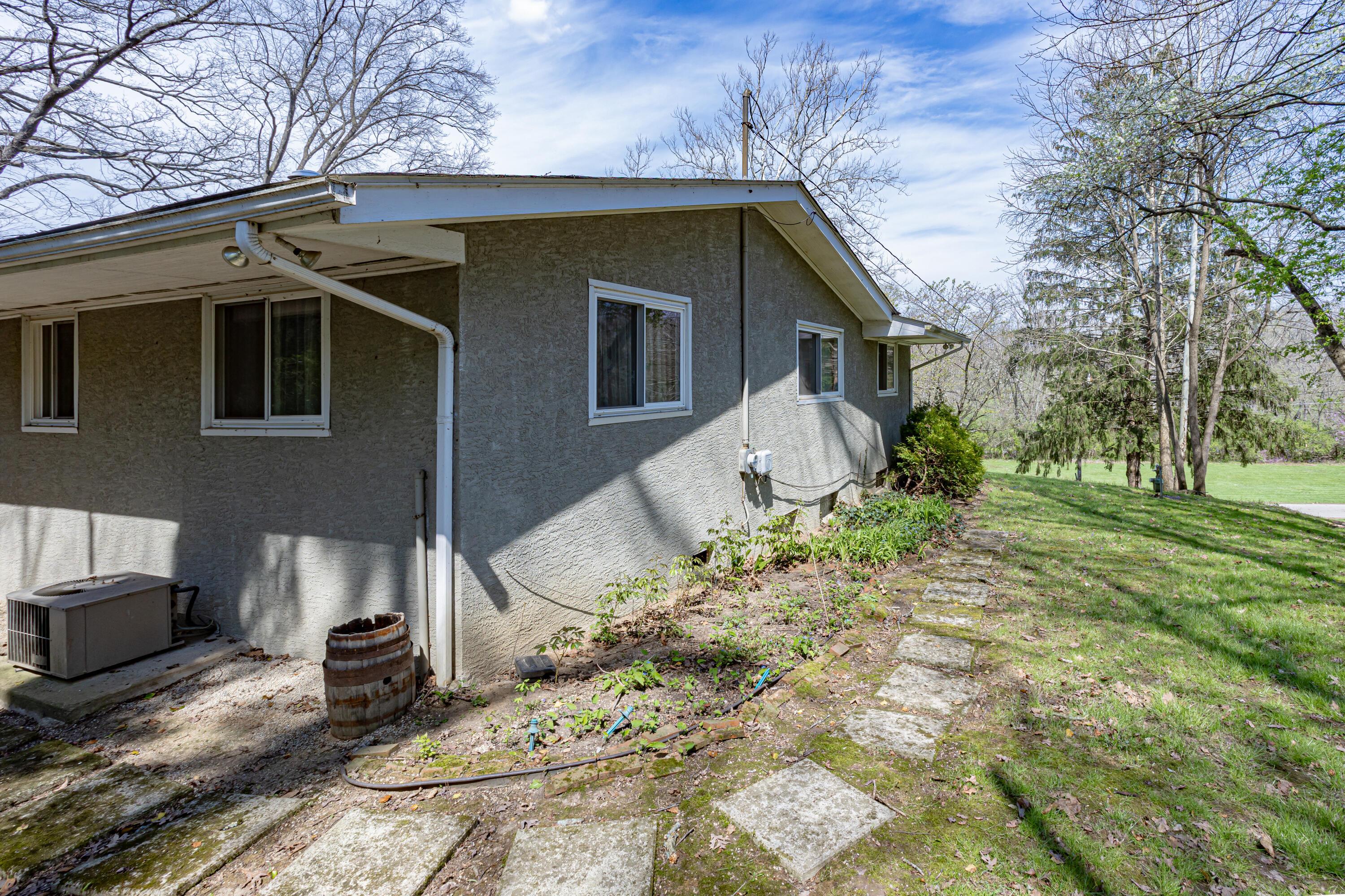 70 Riverside Drive Galloway, OH 43119 - Photo 4 of 57