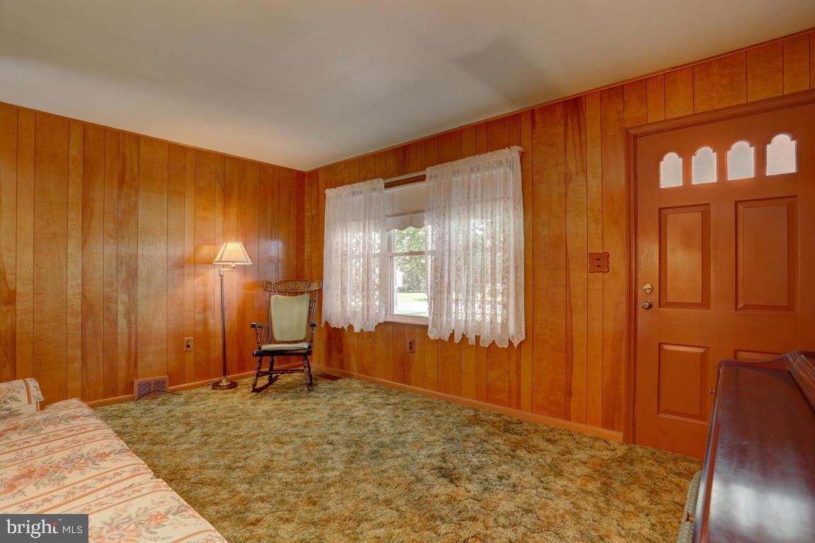 1349 Lititz Road Manheim, PA 17545 - Photo 16 of 33
