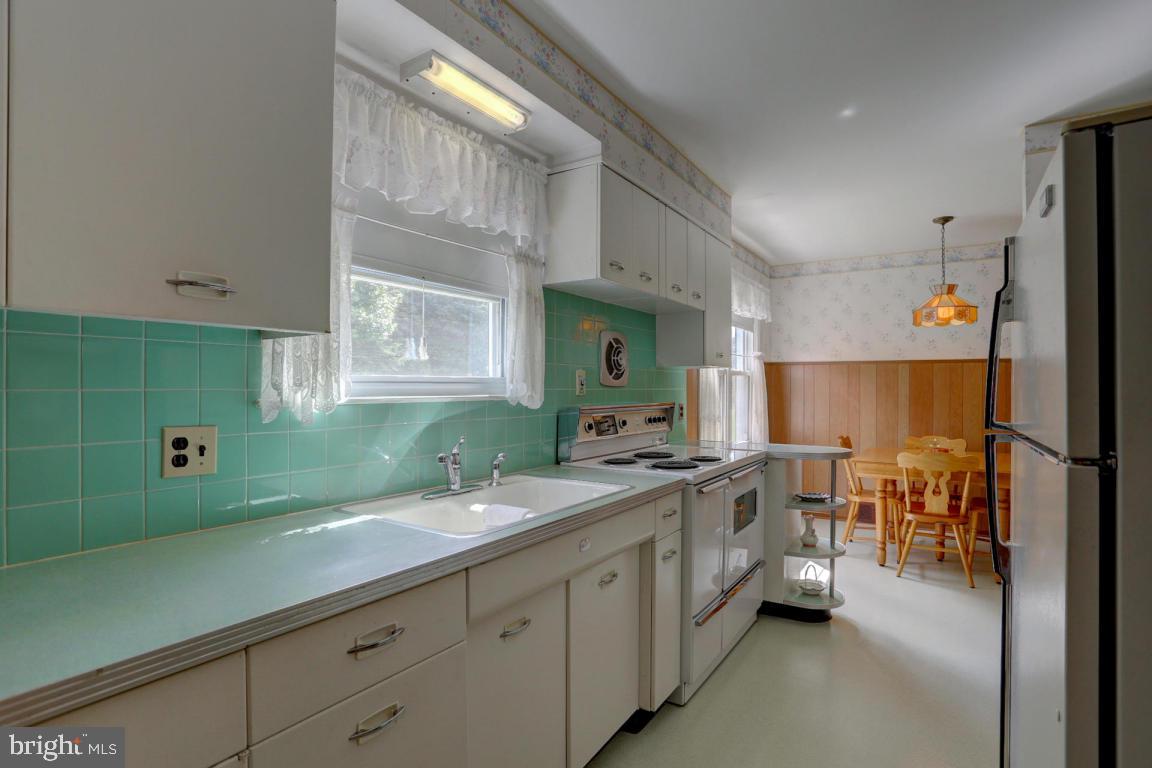 1349 Lititz Road Manheim, PA 17545 - Photo 17 of 33