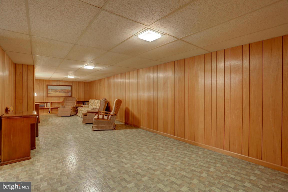 1349 Lititz Road Manheim, PA 17545 - Photo 29 of 33