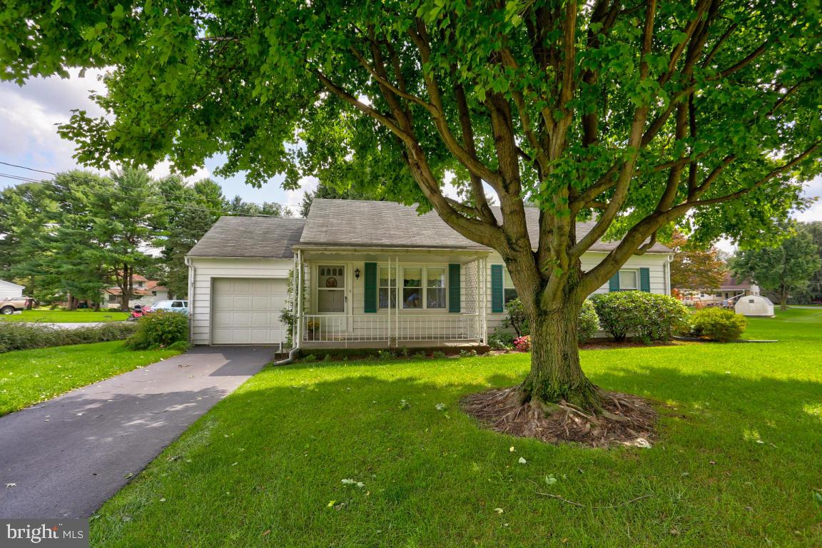 1349 Lititz Road Manheim, PA 17545 - Photo 4 of 33