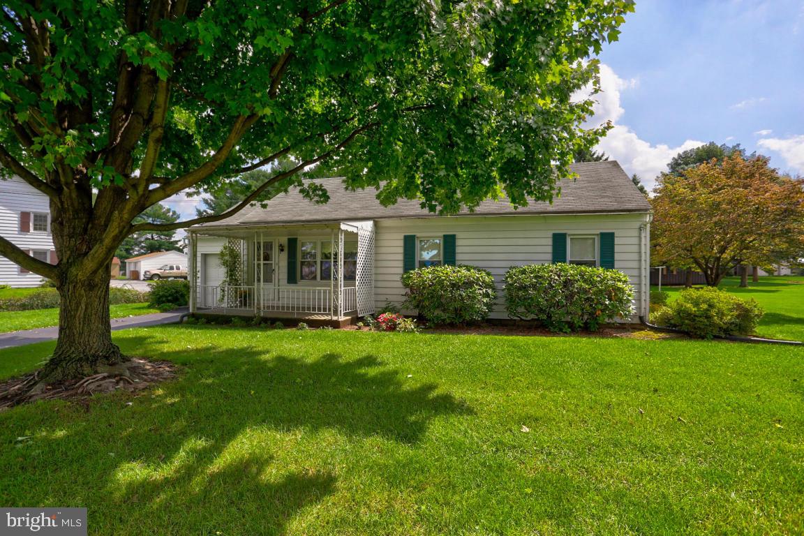 1349 Lititz Road Manheim, PA 17545 - Photo 5 of 33