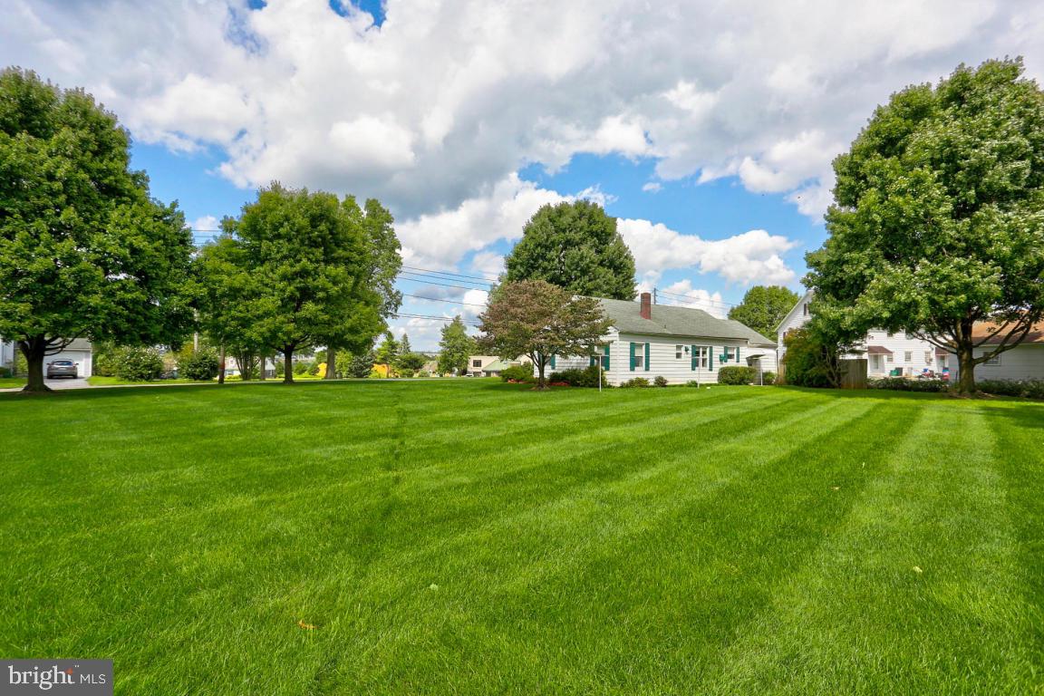 1349 Lititz Road Manheim, PA 17545 - Photo 7 of 33