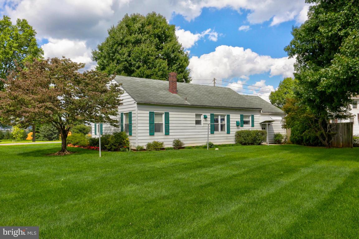 1349 Lititz Road Manheim, PA 17545 - Photo 8 of 33