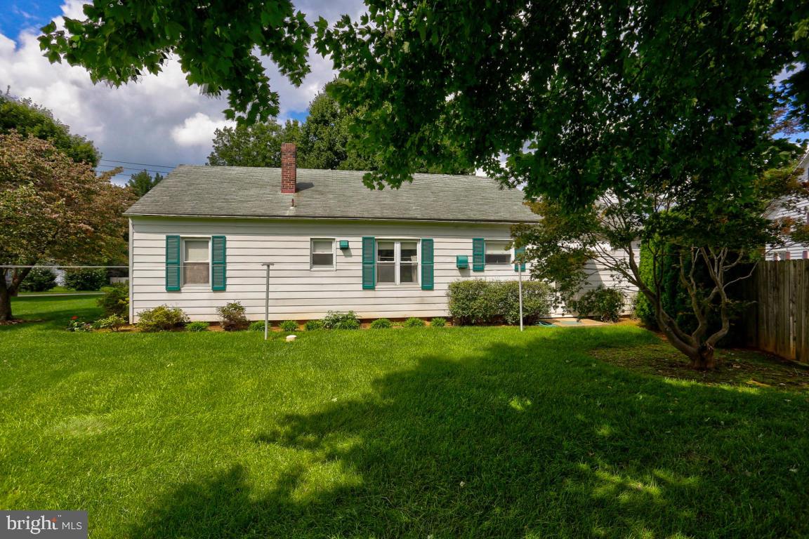 1349 Lititz Road Manheim, PA 17545 - Photo 10 of 33