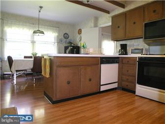 717 Raikes Road Huntingdon Valley, PA 19006 - Photo 3 of 11 Kitchen
