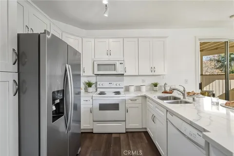 $425,000 | 2426 Pleasant Way, Unit E, Thousand Oaks, CA 91362