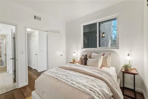 $425,000 | 2426 Pleasant Way, Unit E, Thousand Oaks, CA 91362