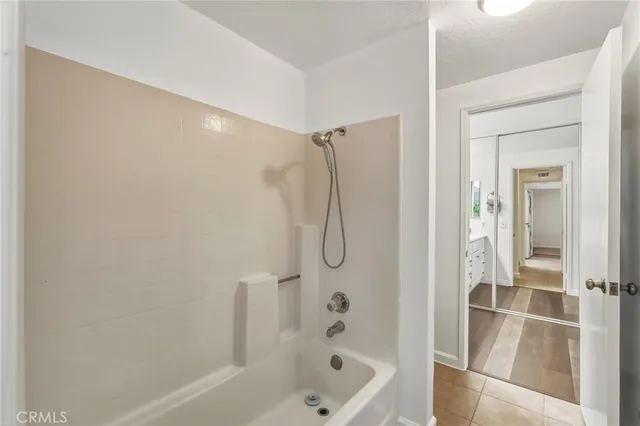 $425,000 | 2426 Pleasant Way, Unit E, Thousand Oaks, CA 91362