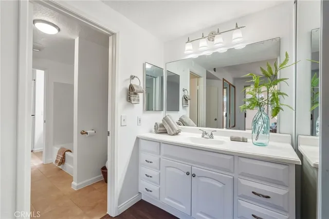 $425,000 | 2426 Pleasant Way, Unit E, Thousand Oaks, CA 91362