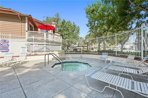 $425,000 | 2426 Pleasant Way, Unit E, Thousand Oaks, CA 91362