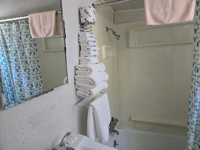 $1,900,000 | 24 Harris Point Road, Eastport, ME 04631