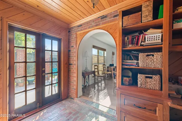 $320,000 | 404 Briargate Circle, Lafayette, LA 70503