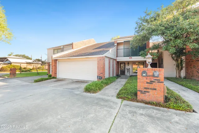 $320,000 | 404 Briargate Circle, Lafayette, LA 70503