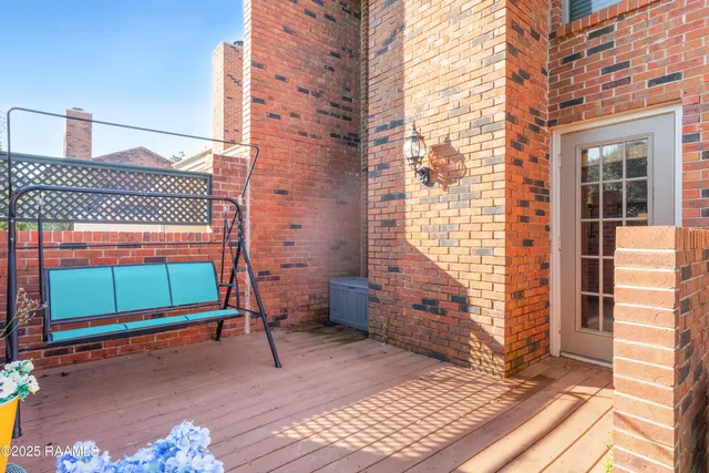 $320,000 | 404 Briargate Circle, Lafayette, LA 70503