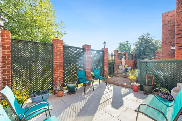 $320,000 | 404 Briargate Circle, Lafayette, LA 70503