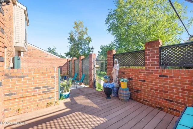 $320,000 | 404 Briargate Circle, Lafayette, LA 70503