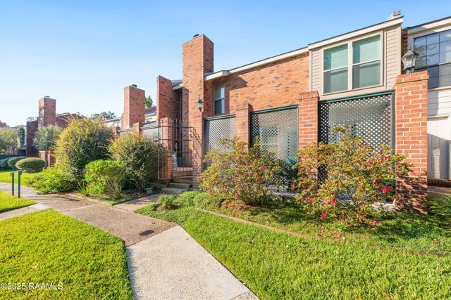 $320,000 | 404 Briargate Circle, Lafayette, LA 70503