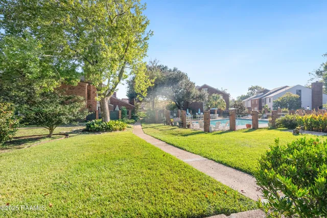 $320,000 | 404 Briargate Circle, Lafayette, LA 70503