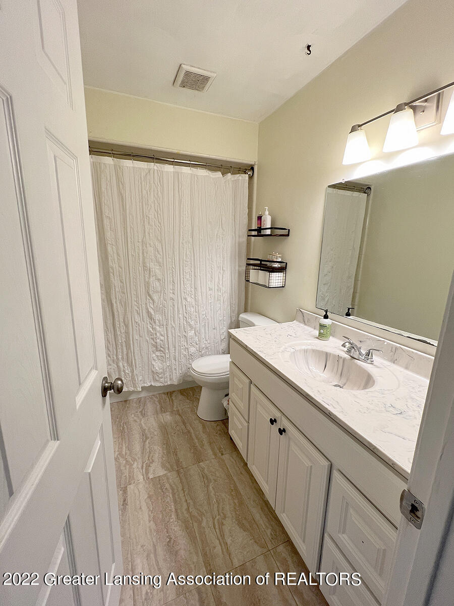 10190 Kinneville Road Eaton Rapids, MI 48827 - Photo 33 of 48 bathroom