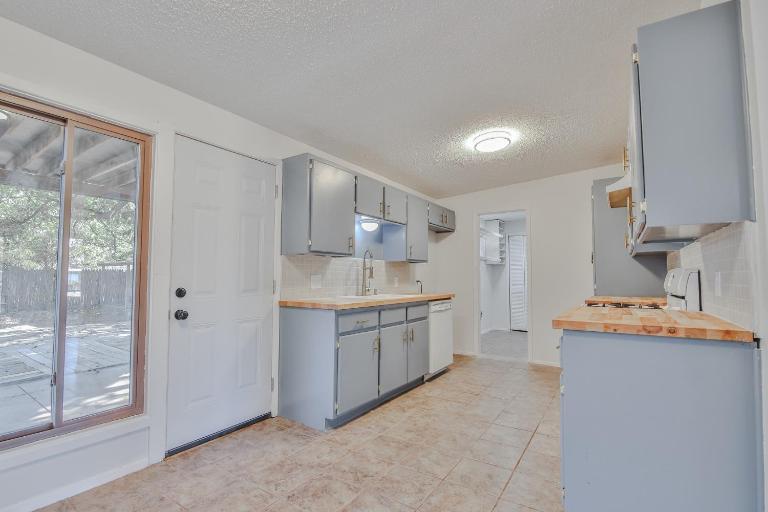 2727 66th Street Lubbock, TX 79413 - Photo 3 of 20 Photo 3