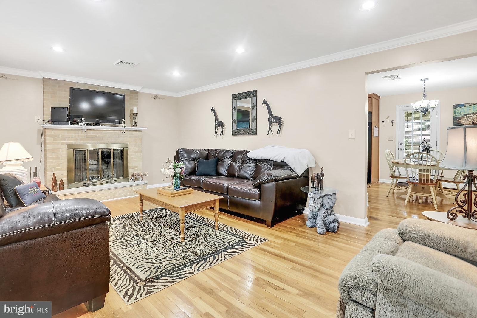 5611 Plainview Road Harrisburg, PA 17111 - Photo 2 of 25 Gallery Image 2