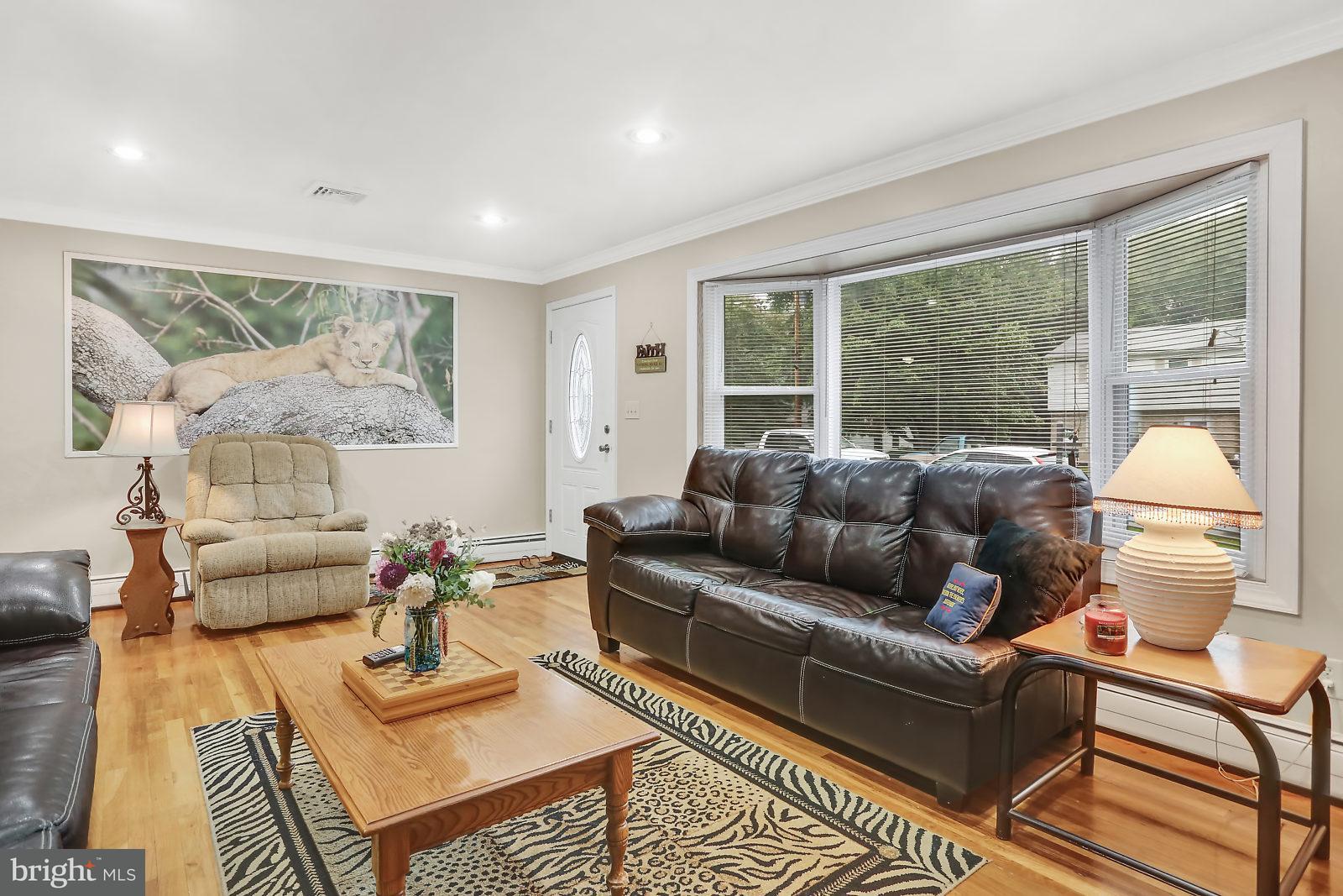 5611 Plainview Road Harrisburg, PA 17111 - Photo 4 of 25 Gallery Image 4