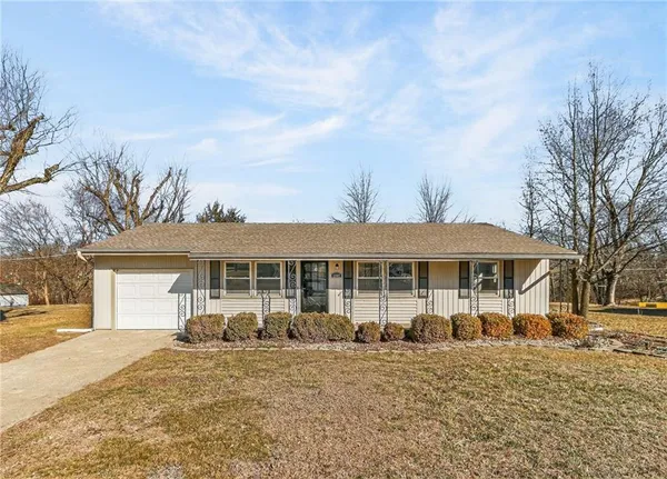 $224,900 | 1407 West Main Terrace, Savannah, MO 64485