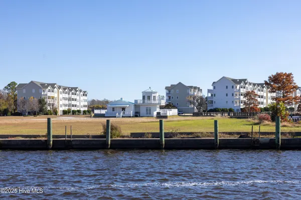 $318,000 | 152 Wharf Landing Drive, Unit C, Edenton, NC 27932