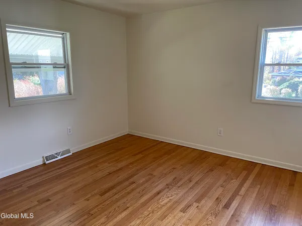 $487,300 | 25 Pine Street, Bethlehem, NY 12203