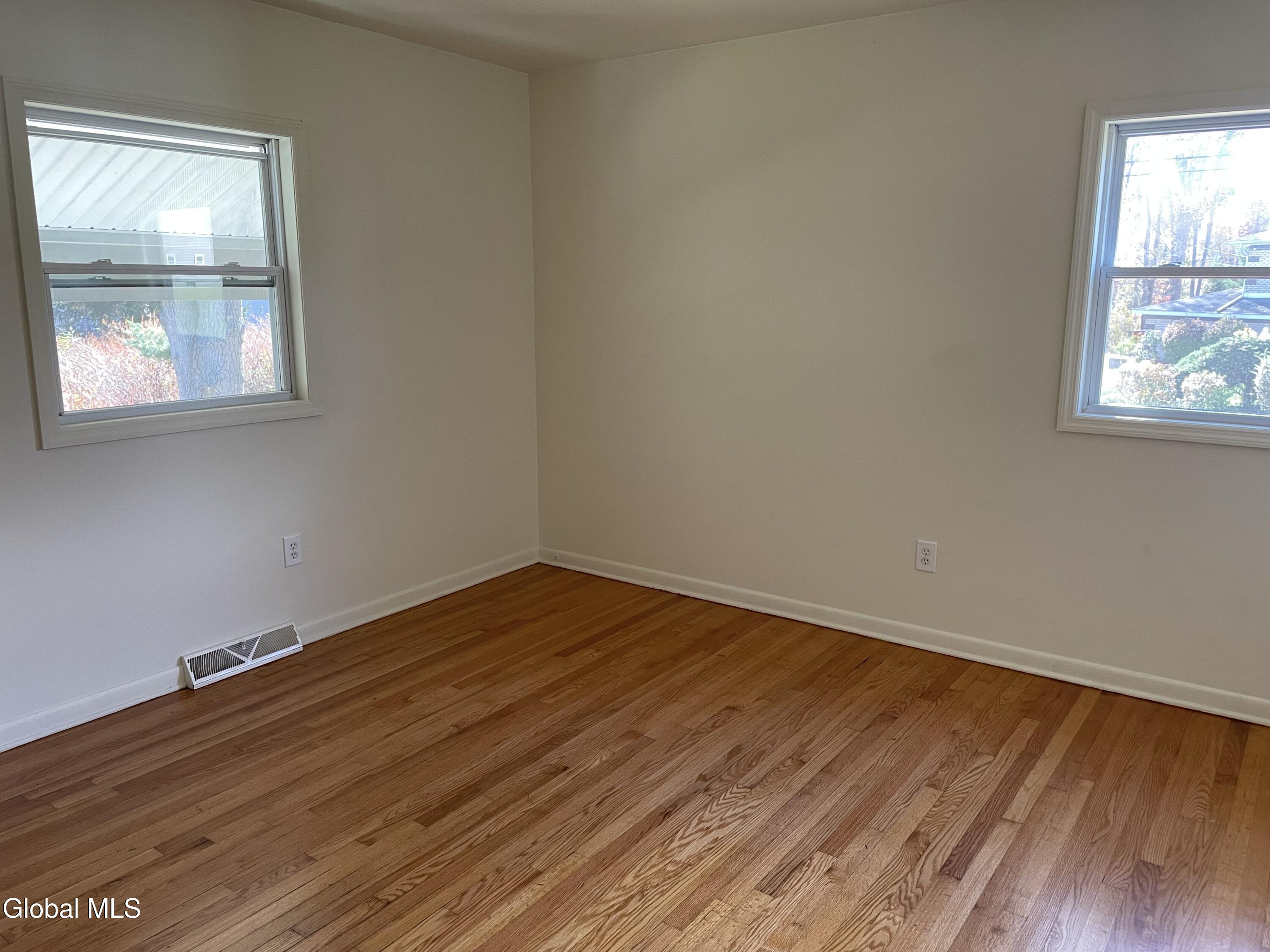 25 Pine Street Bethlehem, NY 12203 - Photo 12 of 23 IMG_6623