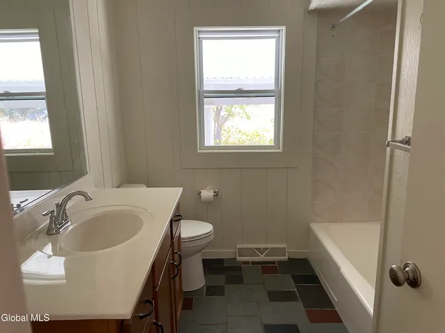 $507,800 | 25 Pine Street, Bethlehem, NY 12203