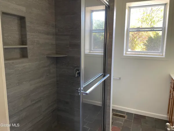 $487,300 | 25 Pine Street, Bethlehem, NY 12203