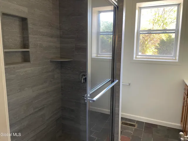 $487,300 | 25 Pine Street, Bethlehem, NY 12203