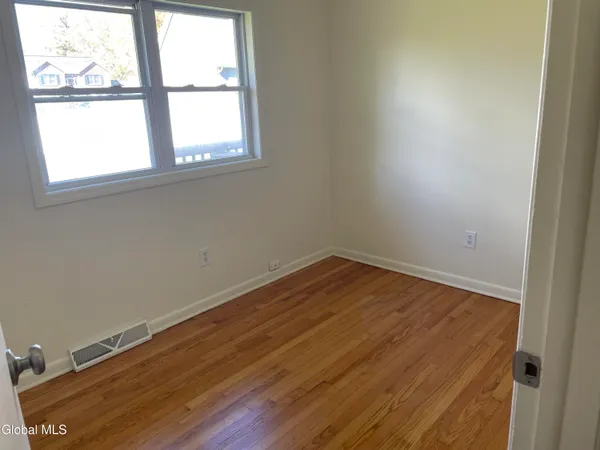 $487,300 | 25 Pine Street, Bethlehem, NY 12203