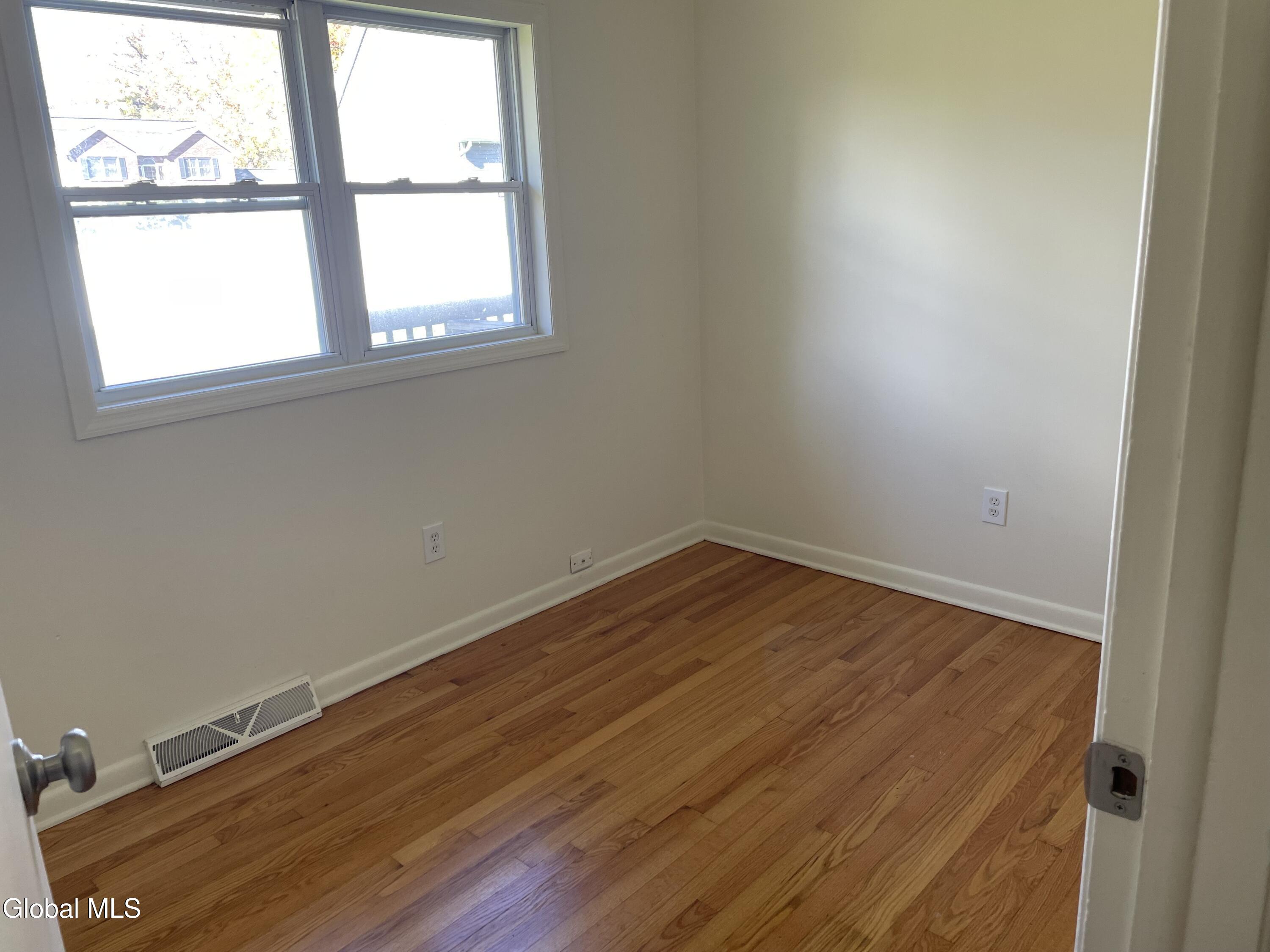 25 Pine Street Bethlehem, NY 12203 - Photo 10 of 23 IMG_6625