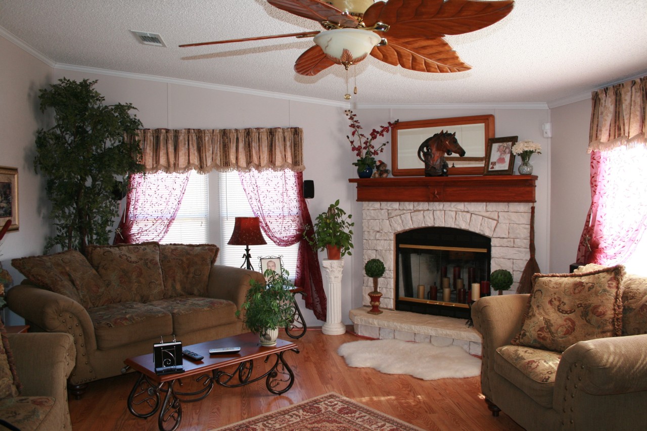 12414 Fred Harvey Road Sanderson, FL 32087 - Photo 6 of 23 FAMILY ROOM