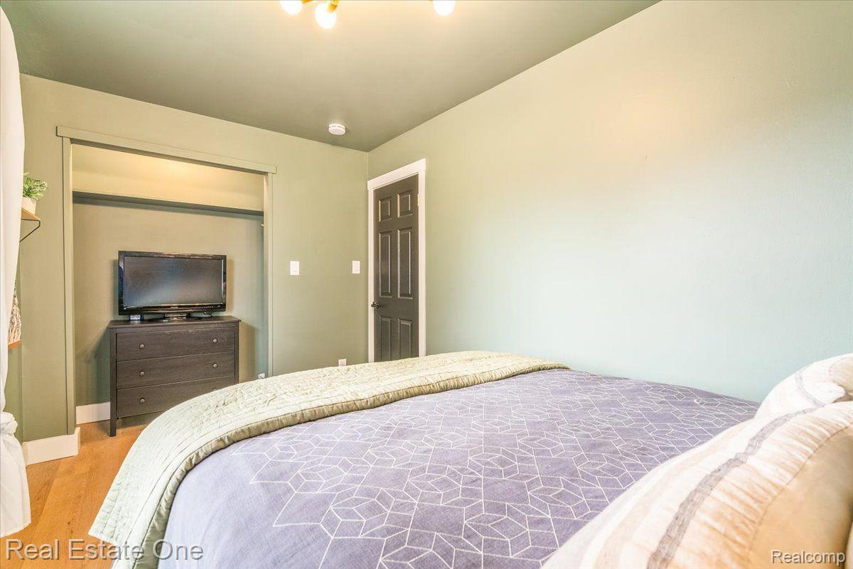 46670 Cherry Hill Road Canton, MI 48187 - Photo 28 of 61 Gallery Image 28