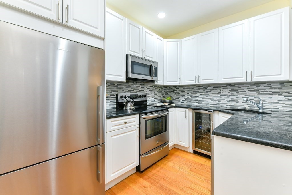 100 Fulton Street, Unit 1D Boston, MA 02109 - Photo 6 of 20