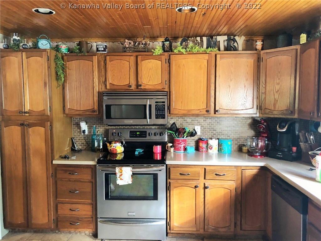 5086 Five Mile Road Gallipolis Ferry, WV 25515 - Photo 6 of 29 Tongue/Groove Ceiling, All SS Appliances