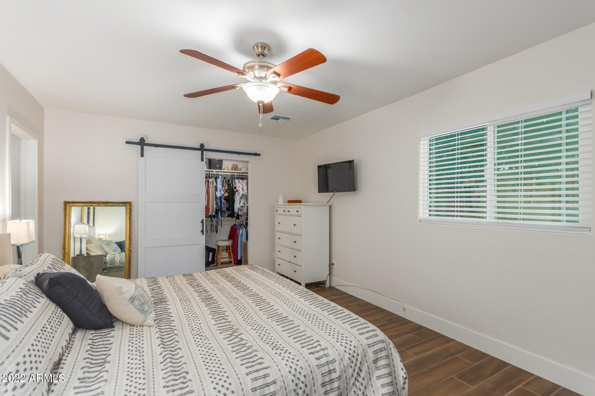 3541 East Cheery Lynn Road Phoenix, AZ 85018 - Photo 10 of 25 11 - Cheery Lynn