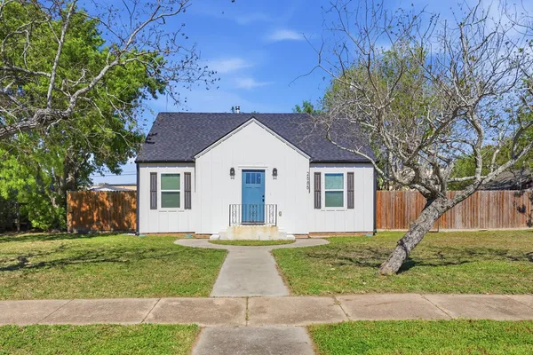 $295,000 | 2585 San Angelo Avenue, Ingleside, TX 78362