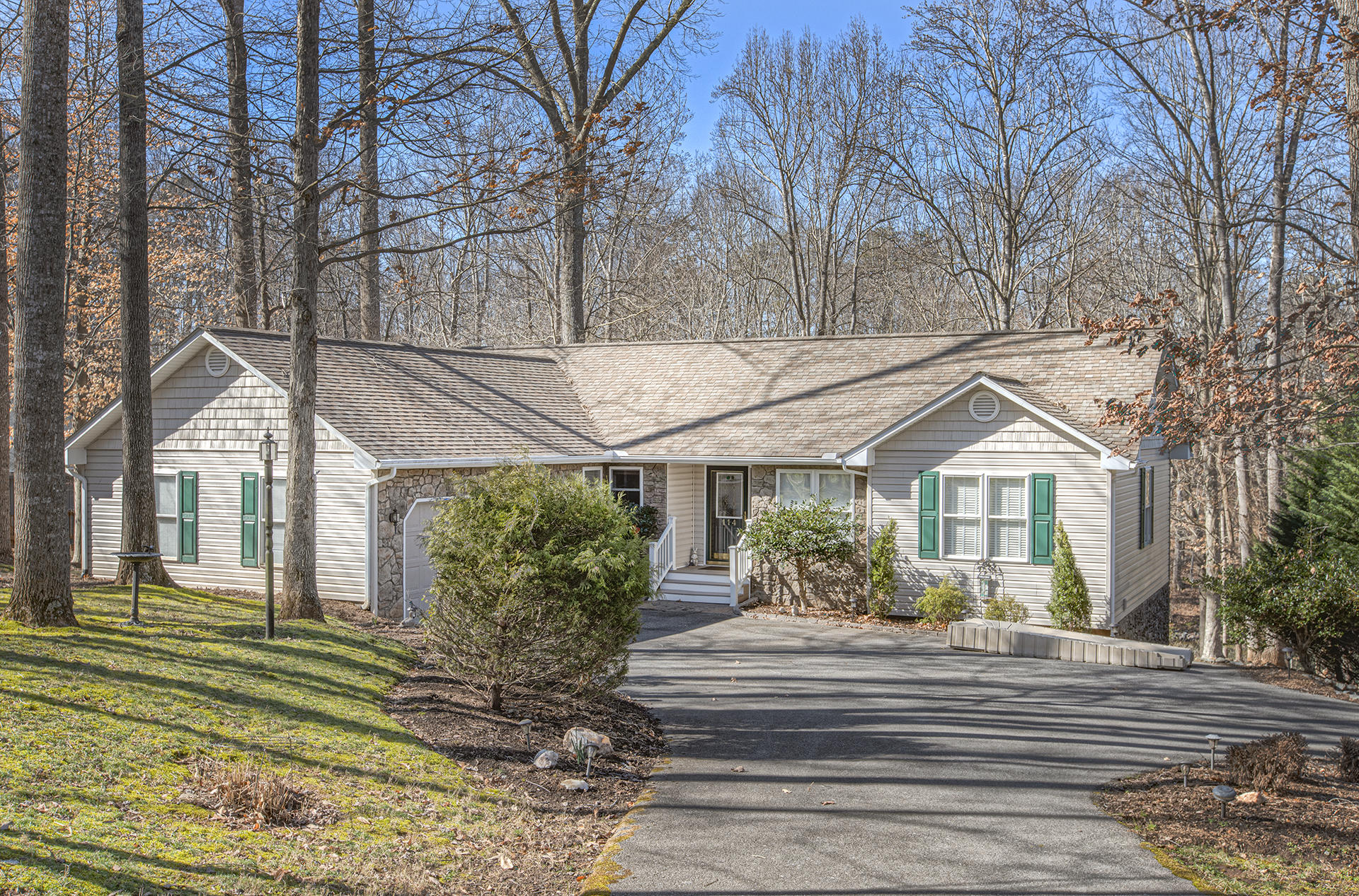 114 Woodley Road Moneta, VA 24121 - Photo 1 of 50 Street view