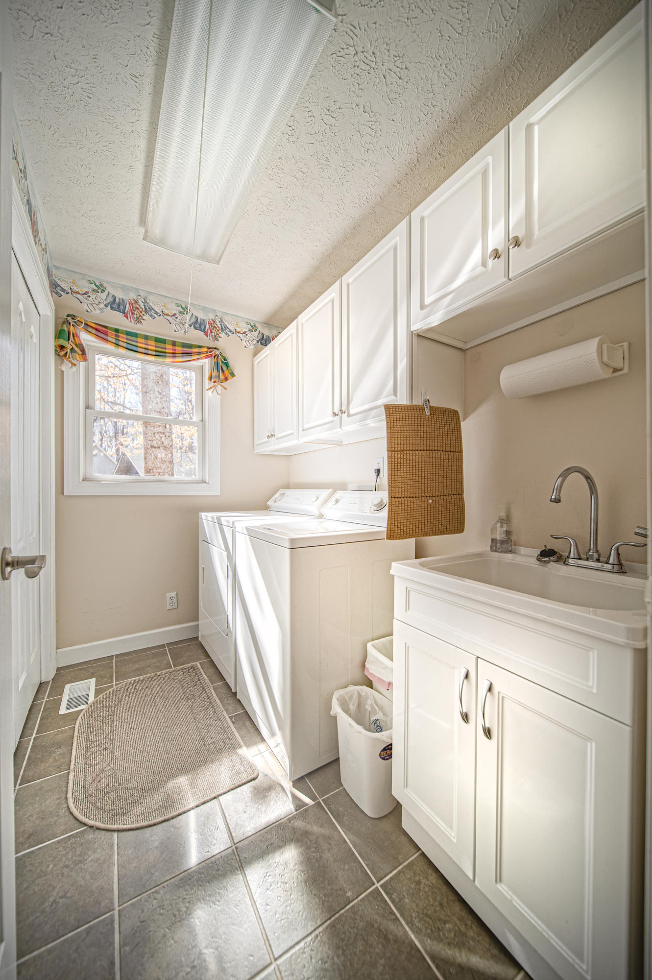 114 Woodley Road Moneta, VA 24121 - Photo 22 of 50 Laundry