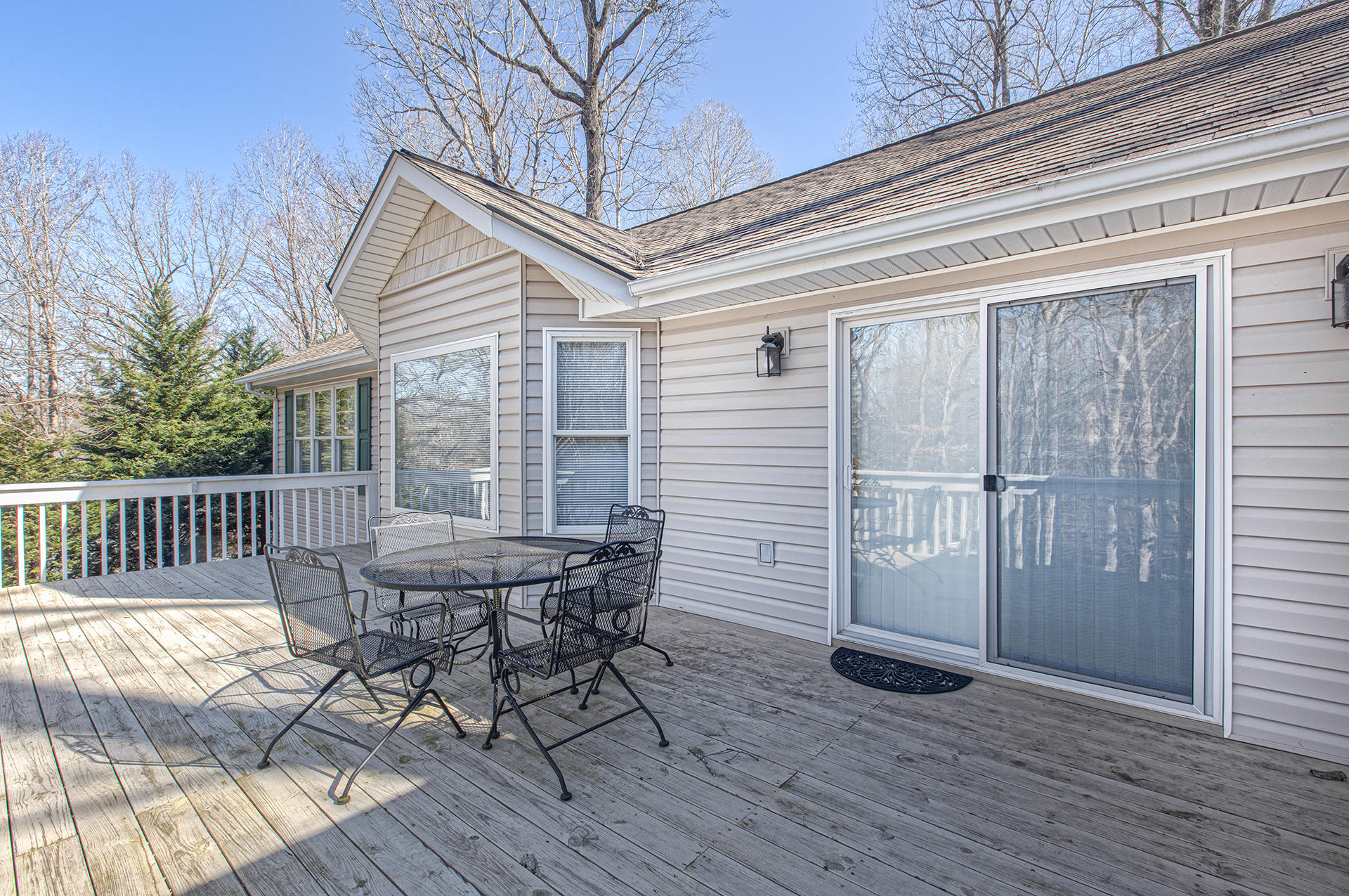 114 Woodley Road Moneta, VA 24121 - Photo 23 of 50 Entry deck