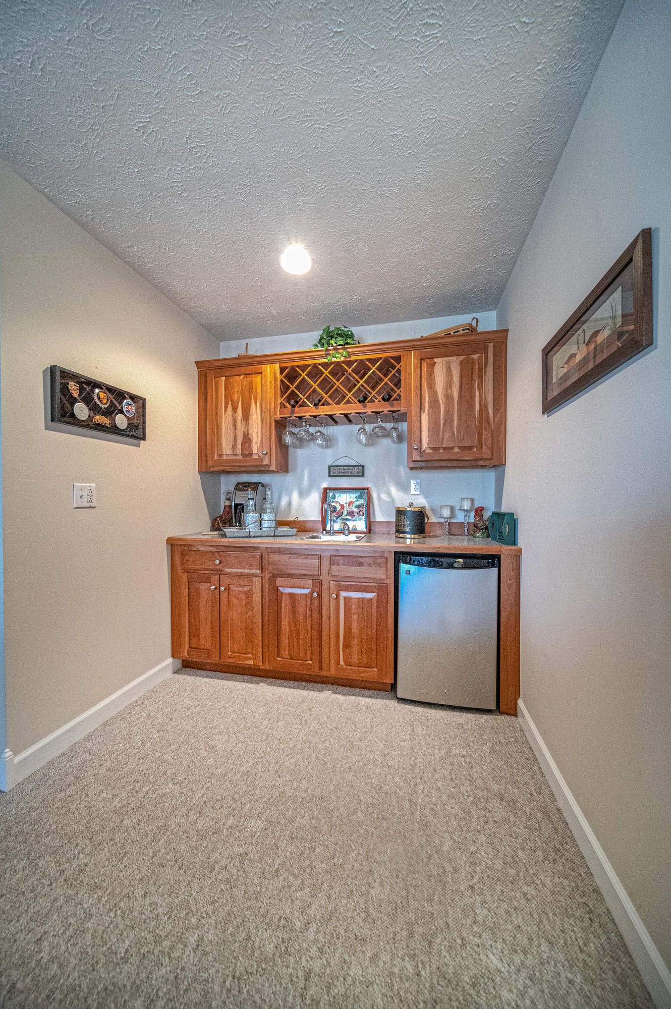 114 Woodley Road Moneta, VA 24121 - Photo 28 of 50 Wet bar