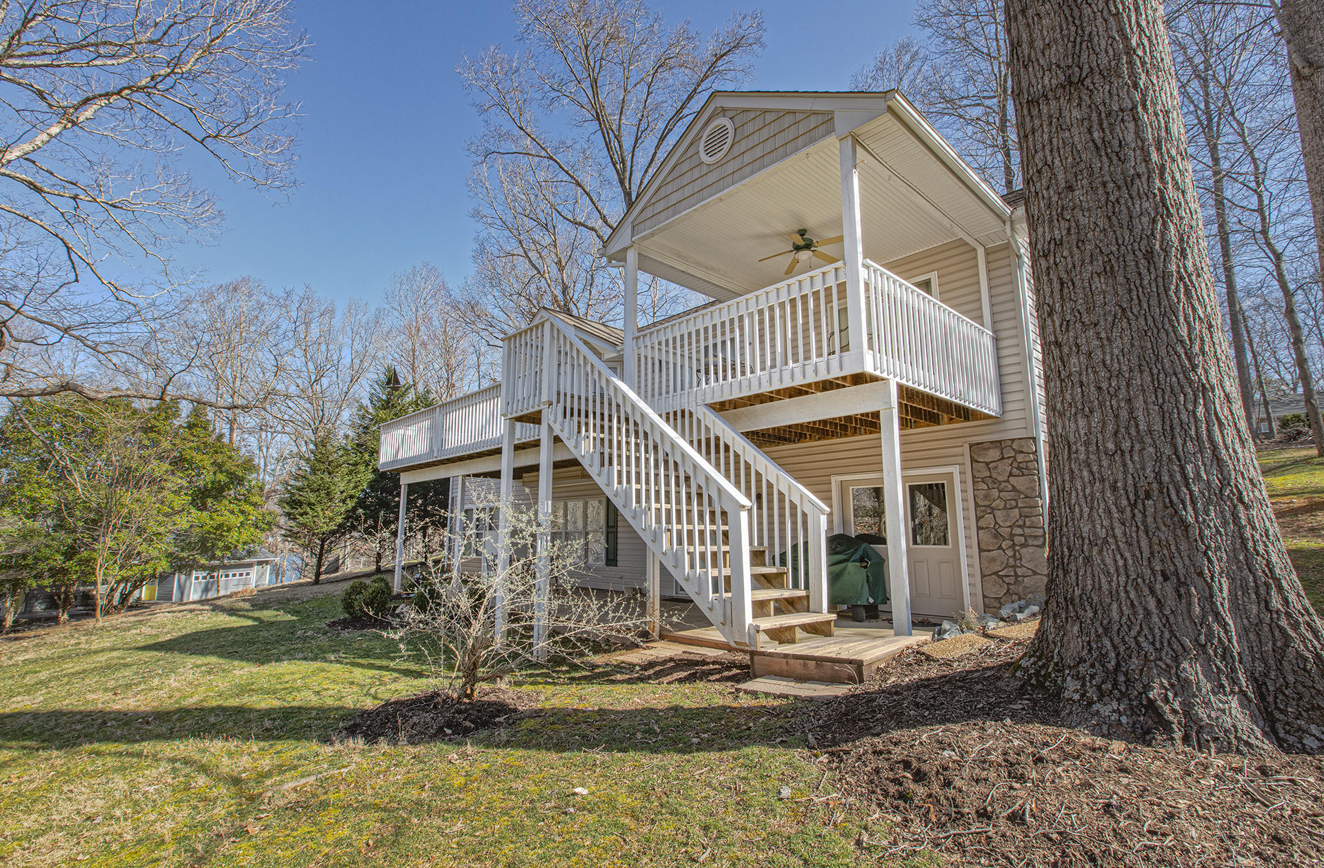 114 Woodley Road Moneta, VA 24121 - Photo 34 of 50 Upper and lower porches