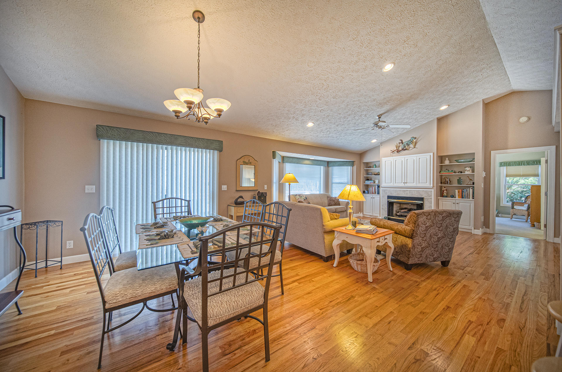 114 Woodley Road Moneta, VA 24121 - Photo 8 of 50 Dining and Living area