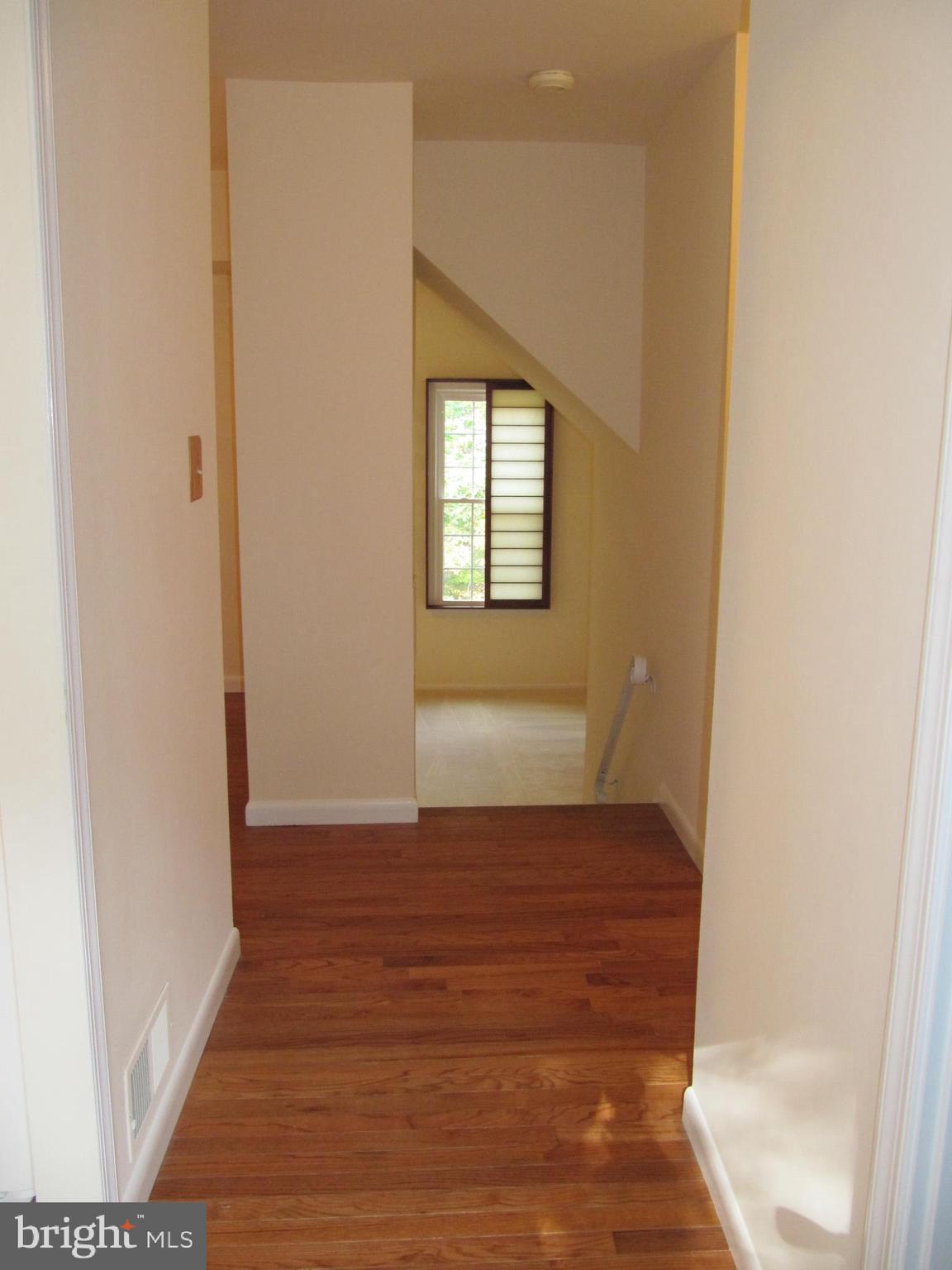 8396 Uxbridge Court Springfield, VA 22151 - Photo 4 of 37 Entry Way Unfurnished