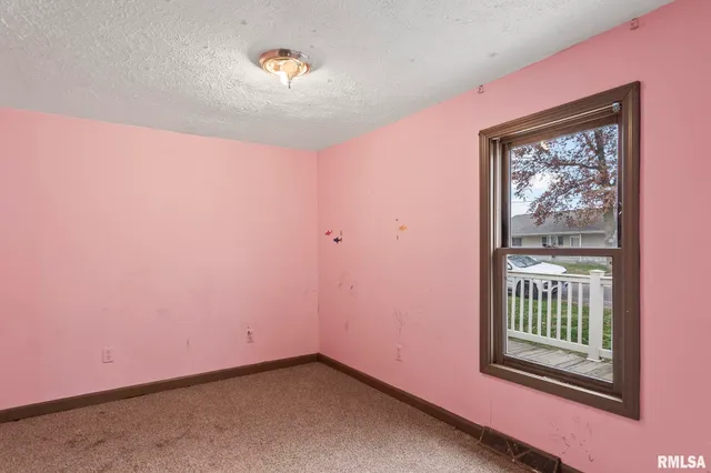 $99,000 | 220 East Wilcox Street, Springfield, IL 62707